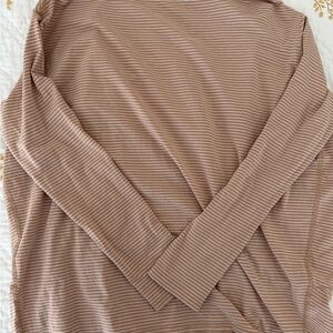 EUC lululemon athletica Back in Action Long Sleeve Top Sz 4